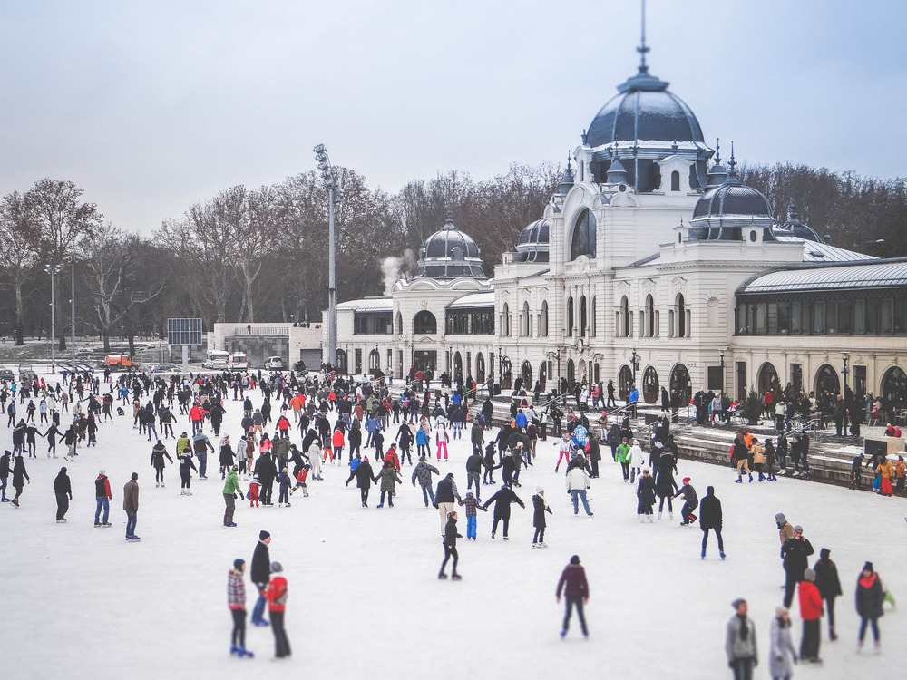 Budapest ice ring